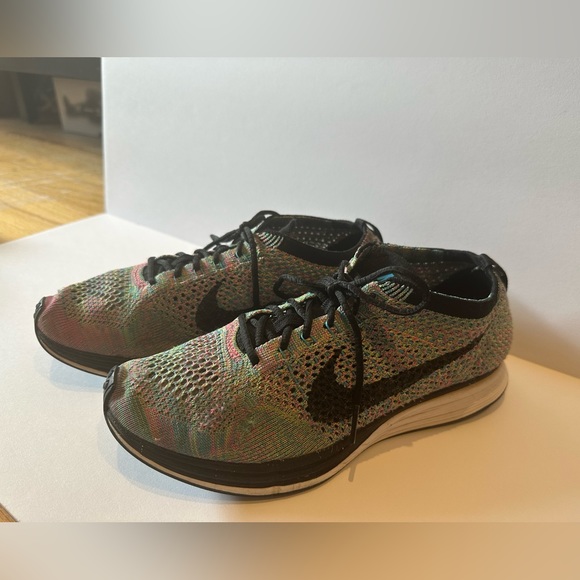 Nike Flyknit Racer - Picture 3 of 4